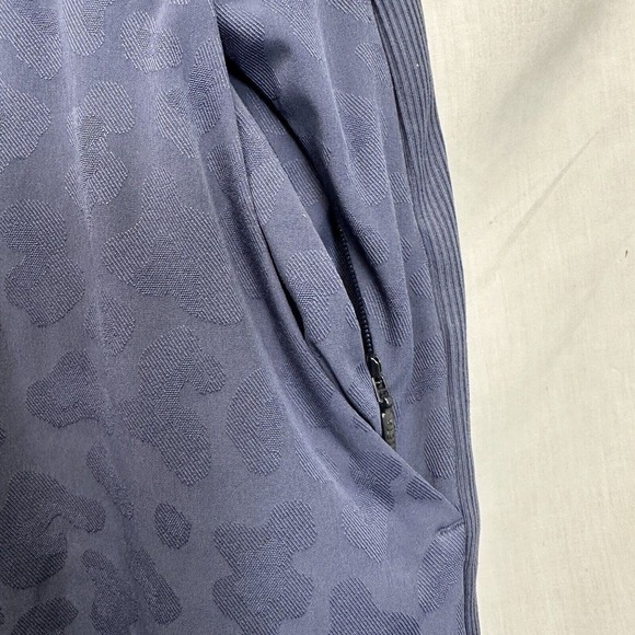 Athleta Brooklyn Textured Jumpsuit Women's‎ Size 2 Blue Leopard Print - Picture 11 of 14